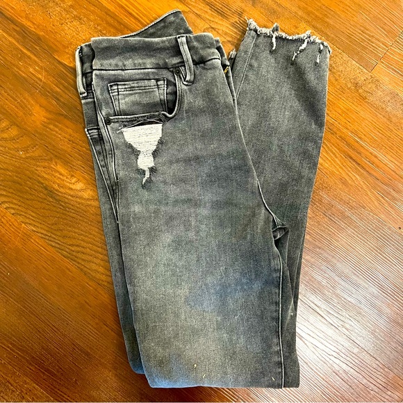 Good American Jeans -Like New Condition - Picture 3 of 6